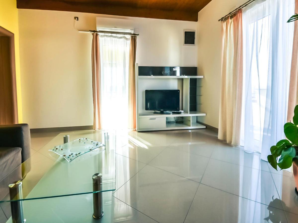 Anic-4 By Interhome Apartamento Anić